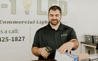 Industrial LED Shop Lights vs Traditional Lighting